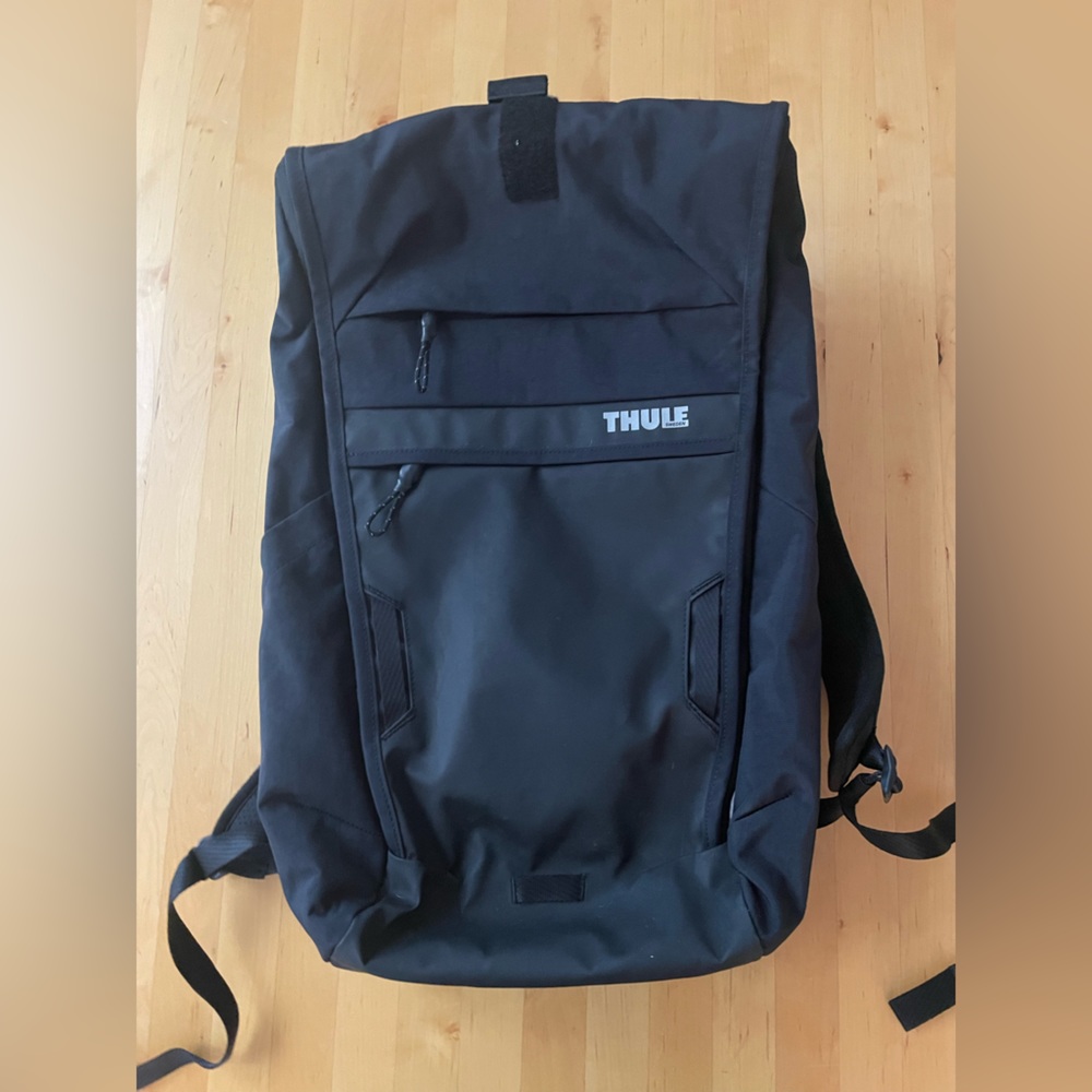 Thule Paramount commuter backpack 18L black